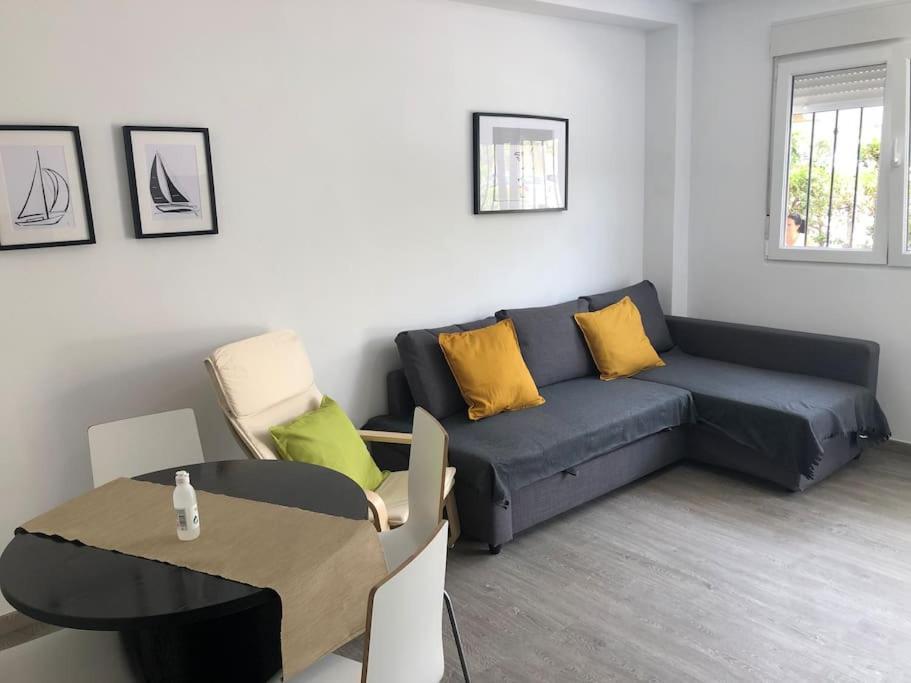 La Carihuela Apartamento ตอร์เรโมลิโนส ภายนอก รูปภาพ