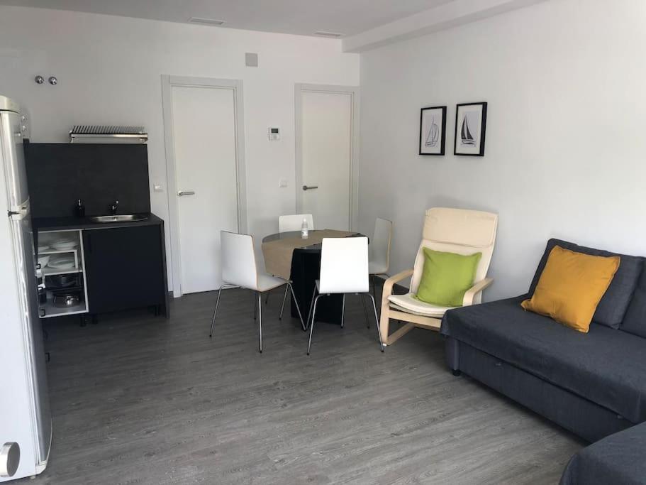 La Carihuela Apartamento ตอร์เรโมลิโนส ภายนอก รูปภาพ