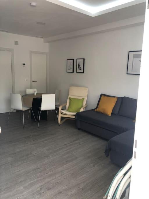 La Carihuela Apartamento ตอร์เรโมลิโนส ภายนอก รูปภาพ